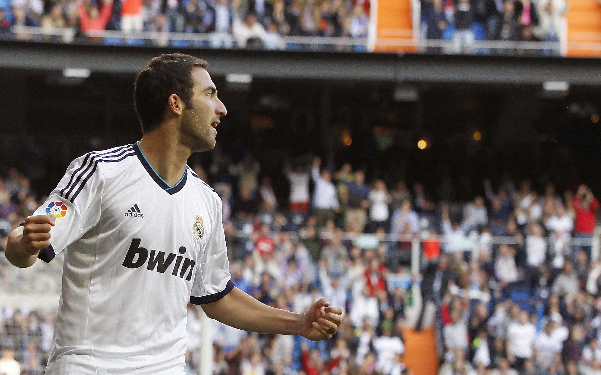 闪电战与叹息之墙的崩塌，拜仁五分钟两球背后的战术解剖，闪电战与叹息之墙的崩塌，拜仁五分钟两球的战术解剖